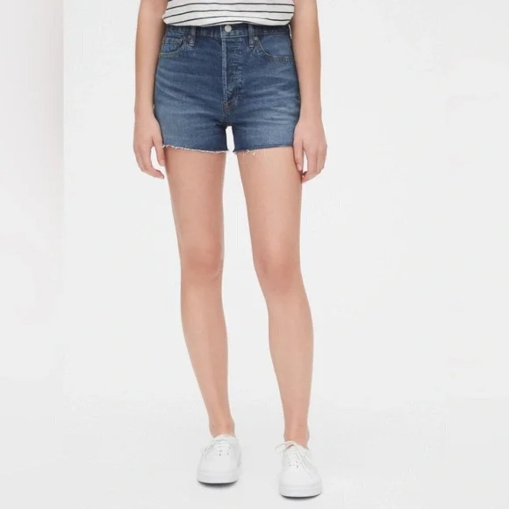 Gap Cheeky Short High Rise Button Front Denim Shorts Medium Wash Raw Hem size 12